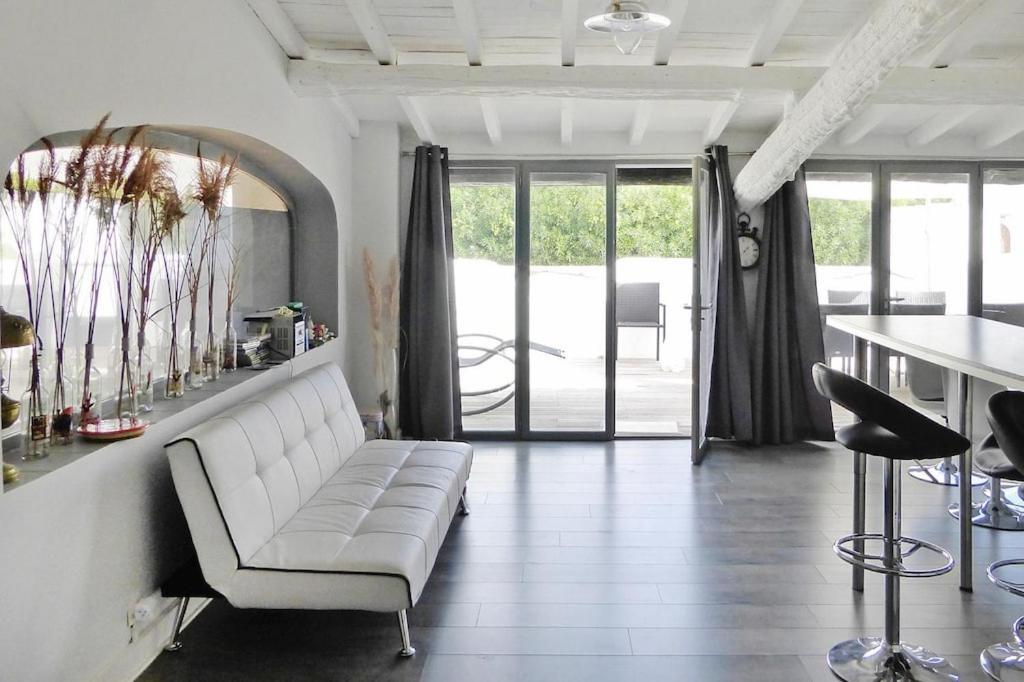 Holiday Home With Shared Pool Saintes-Maries-de-la-Mer Buitenkant foto